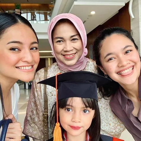 Ibu dan Adik Marshanda