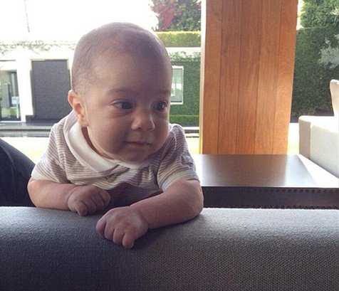 Bayi Simon Cowell Makin Lama Makin Ganteng Sepakat Kapanlagi Com