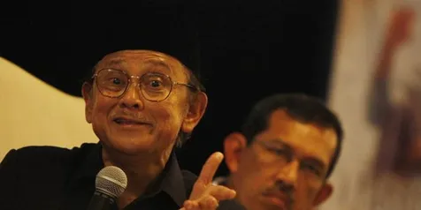 Bikin Puisi untuk Ainun dalam Waktu Semalam
