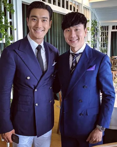 Pose dengan JJ Lin