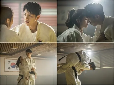 Seolah Hampir Berciuman