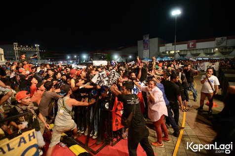 Kericuhan sempat terjadi di tengah-tengah konser Slank. Cr: KapanLagi.com/Bayu Herdianto