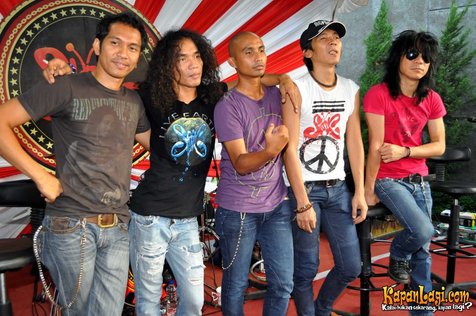 Bimbim sempat ingin membubarkan Slank @ KapanLagi.com