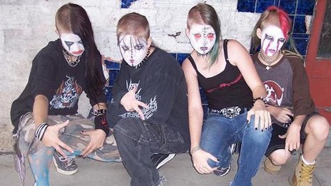 10 Foto Band Paling 'Berantakan' Di Dunia! - Slipknot 