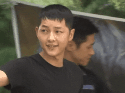 Fakta kabar Song Joong Ki botak © pann.nate.com