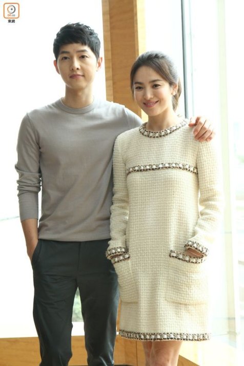 Song Joong Ki menuliskan surat tentang pernikahannya dengan Song Hye Kyo. © couch-kimchi.com