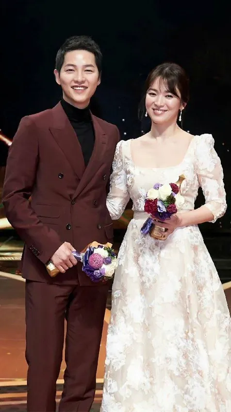 Song Hye Kyo dan Song Joong Ki dirumorkan membintangi THE HEIRS 2. İkoreaboo.com