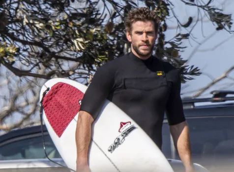 Surfing Bareng Chris Hemsworth