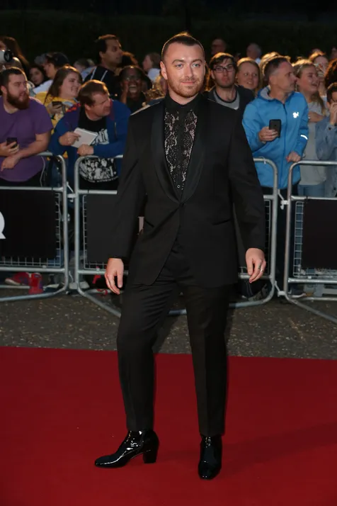 Outfit Sam Smith di Red Carpet