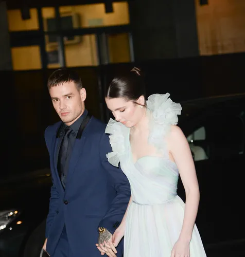 Ajak Maya ke Red Carpet