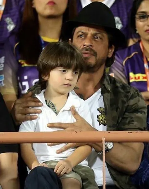 Potong Rambut - Dada Bertato, AbRam Khan Makin Mirip SRK 
