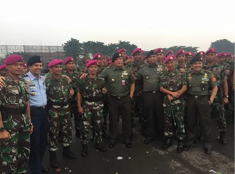 Terima Penghargaan