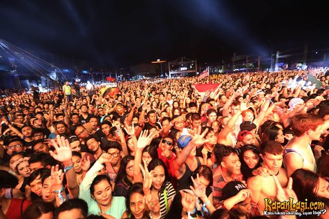 Pecah. Penonton DWP 2014 hadir dari berbagai negara ©Budy Santoso/KapanLagi.com®