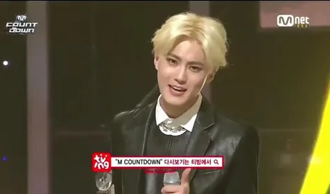 Suho Sendiri Terima Tropi Saat EXO Ada 'Masalah'