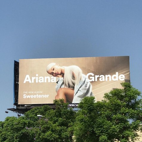 SWEETENER © instagram.com/arianagrande