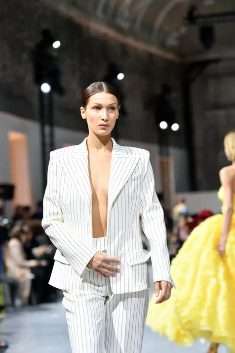 Braless di Runway