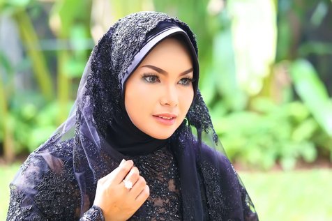 Tanty Octavia rilis single keduanya, 'Taubat dan Janji' © KapanLagi.com/Fikri Alfi Rosiyadi