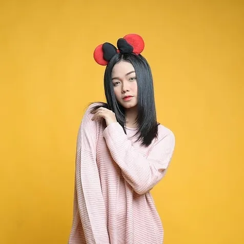 Antara Jadi Host dan Nyanyi
