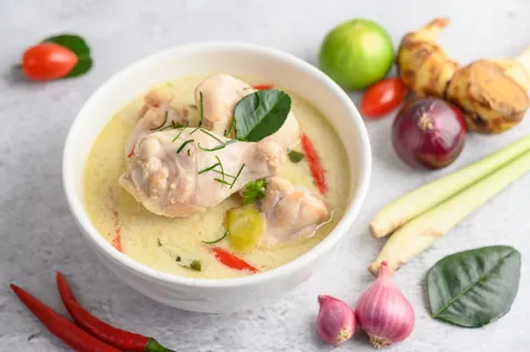 Opor Ayam Kuah Putih