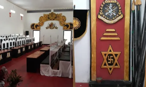 Miliki Kekuasaan di Keraton Agung Sejagat
