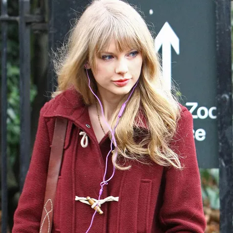 Taylor Swift  Mari Belajar Memahami Cinta Dari Lagu 