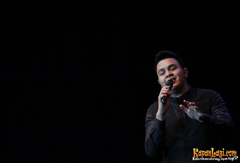 Tulus bercerita tentang Gajah. @KapanLagi.com