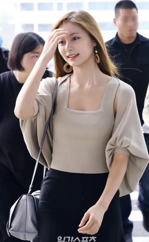 Fashion Airport Tzuyu TWICE