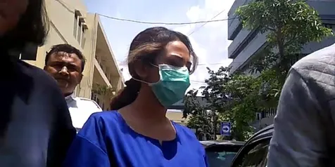 Tak Kenal Dengan Vanessa Angel