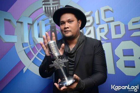 Virgoun di acara penghargaan SCTV Music Awards 2018 (credit : kapanlagi.com)