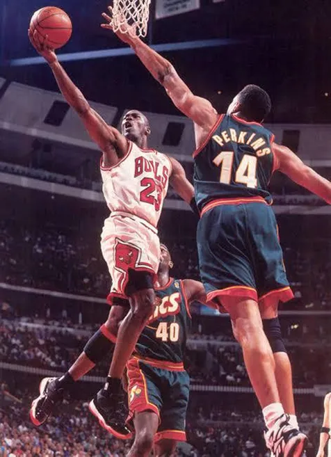 Cerita Bersejarah di Balik Air Jordan XI 'Bred'