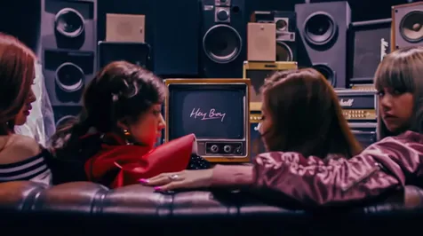 'Whistle' (BLACKPINK)