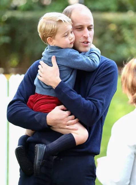 Prince William & Prince George © Popsugar
