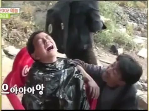 Yoo Seung Ho menangis saat rambutnya dipotong untuk film THE WAY HOME. İkoreaboo.com