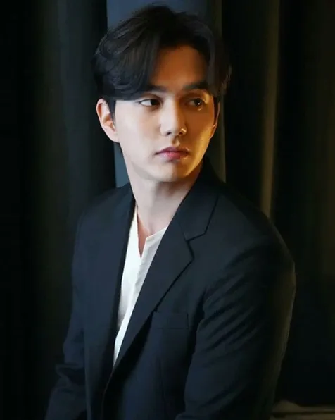 Yoo Seung Ho
