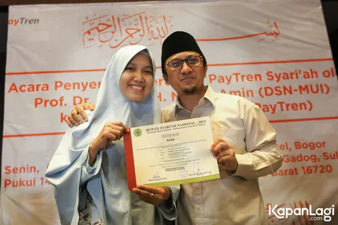 Bisnis Yusuf Mansur dapat sertifikat dari MUI © KapanLagi.com®/Budy Santoso
