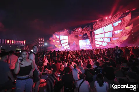 Meriahnya Penampilan Zedd