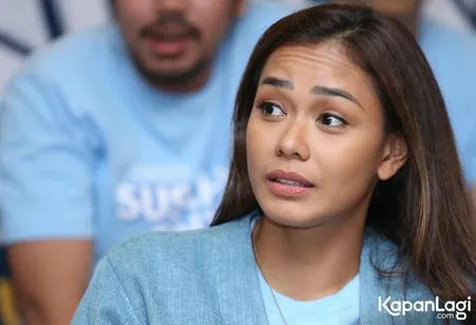 Galeri Foto Adinia Wirasti Foto Terbaru Foto Populer Kapanlagi Com
