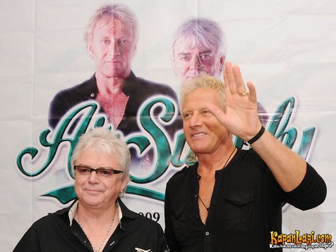 Air Supply akan duet dengan Syahrini di konsernya © Kapanlagi.com®