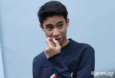 Galeri Foto Devano Danendra Foto Terbaru Foto Populer Kapanlagi Com Devano memulai kariernya pada tahun 2017 sebagai penyanyi. galeri foto devano danendra foto