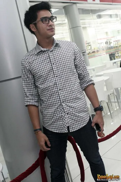 Galeri Foto Ricky Harun Foto Terbaru Foto Populer Kapanlagi Com Galeri Foto Ricky Harun Foto Terbaru Foto Populer Kapanlagi Com