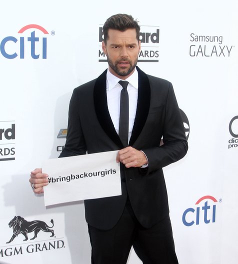 Ricky Martin siap untuk membantu Simon Cowell mewujudkan ambisinya ©Fameflynet