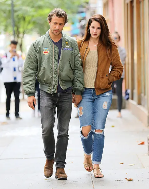 Galeri Foto Lana Del Rey, Foto Terbaru 