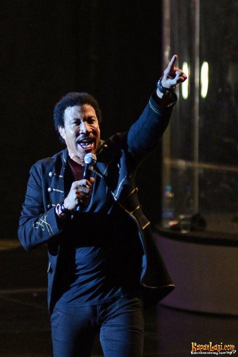 Lionel Richie 'tampar' penyanyi top saat ini ©KapanLagi.com®