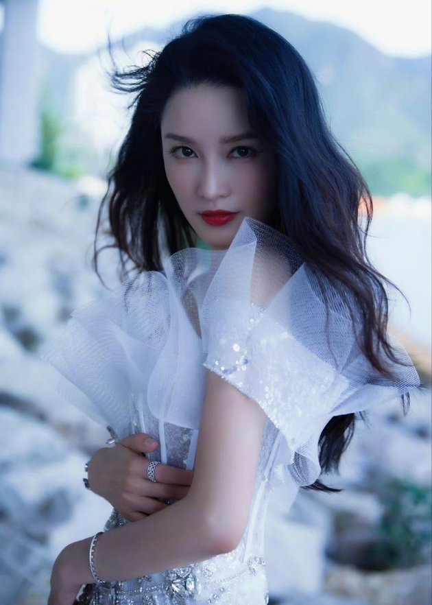 10 Most Popular Chinese Actresses on Social Media, Definition of Beauty, Success, and Fame