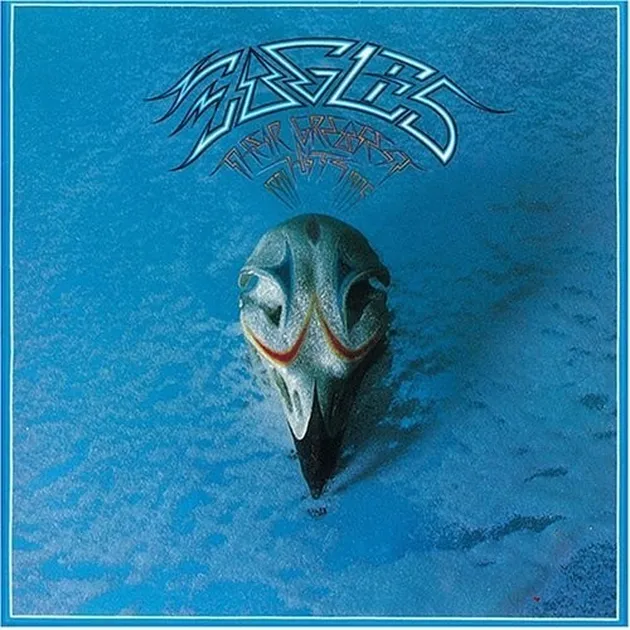 Eagles yang terkenal dengan lagu 'Hotel California' berhasil menorehkan tinta emas dalam karirnya dengan album THE GREATEST HITS 1971-1975. Rilisan ini menjadi album pertama yang meraih platinum album dalam sejarah.