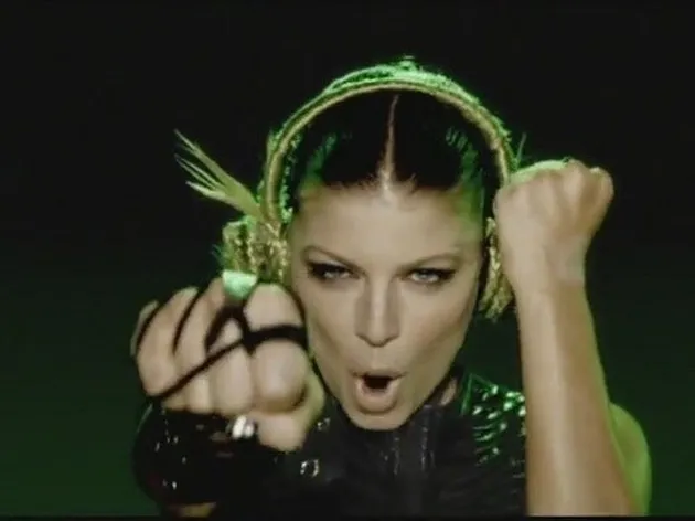 Track pertama dibuka oleh Black Eyed Peas dengan lagunya yang berjudul Boom Boom Pow. Walau track lawas, lagu yang satu ini tetap bisa bikin kamu bergoyang kok sampai hari ini.