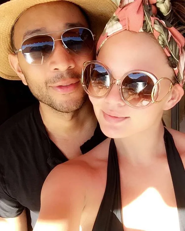 9 Couple Hollywood Yang Mesra Banget