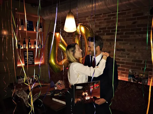 9 Couple Hollywood Yang Mesra Banget