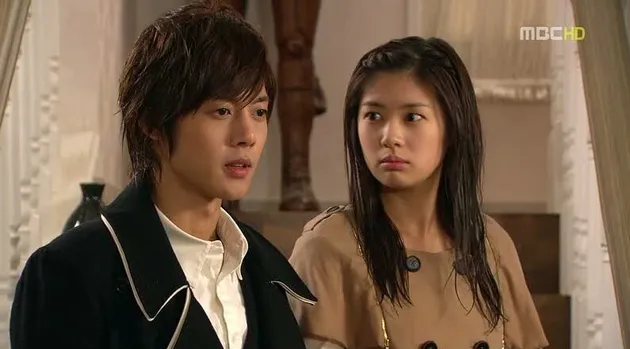 PLAYFUL KISS