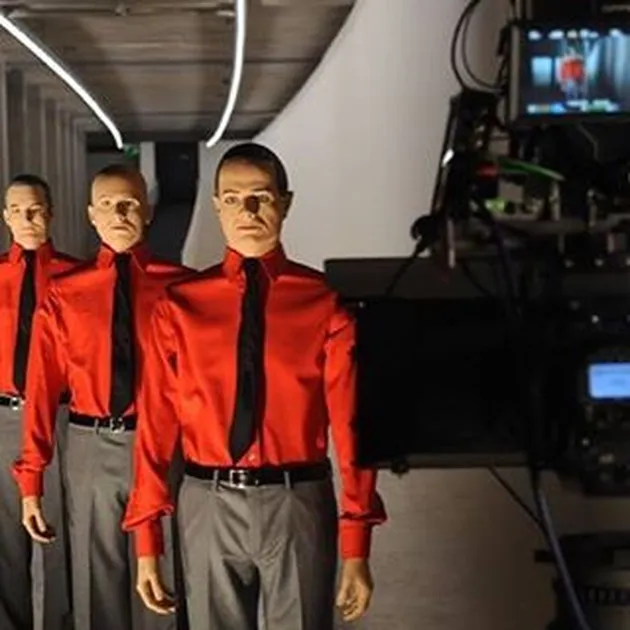 10 Musik Elektronik Yang Paling Aneh